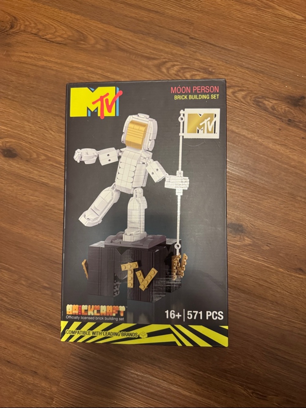 MTV Moon Person Brick Set - White, Gold, Black